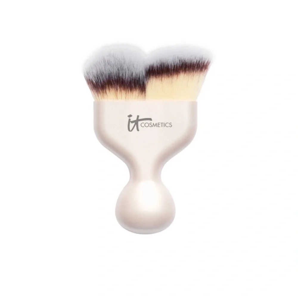 IT COSMETICS Heavenly Luxe Hello Cheekbones Contour Brush #19 $48